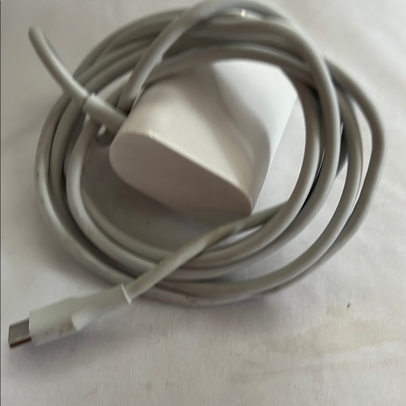 Google White WiFi Router with power adapter - Picture 3 of 4